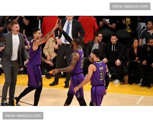 雷霆防守体系采用弱侧收缩策略，放空非空间点赌对手三分不准